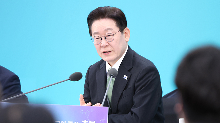 2026. 3. 15 이재명 대통령, '충청권 대통합' 선언... 수도권 일극 체제 깨트릴 메가시티 승부수 기사송고