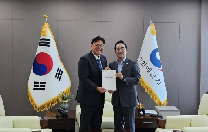 ▲사진설명=(왼쪽) 조상호 세종시장, (오른쪽) 박홍근 기획예산처 장관