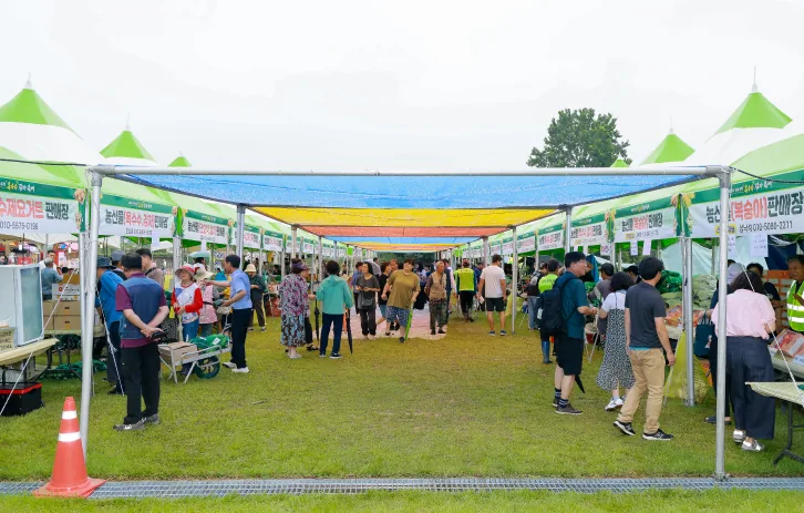 ▲사진설명=제16회 향수옥천 옥수수·감자축제 행사장.